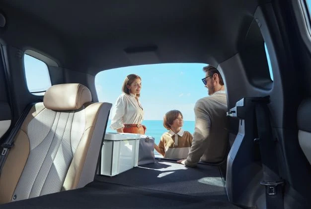 Generous 463 litre boot expands to around 1410 litres with seats folded (flat floor)